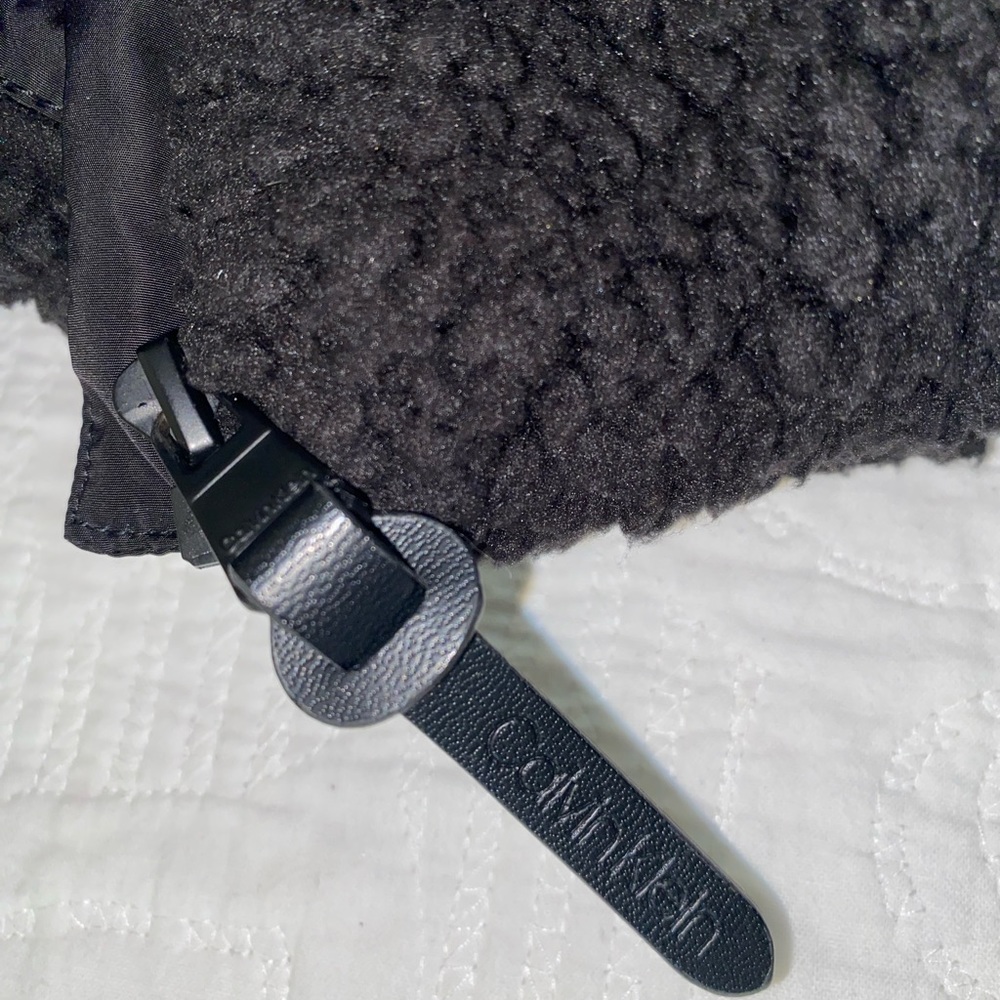 Authentic Black Calvin Klein Performance Puffer V… - image 7